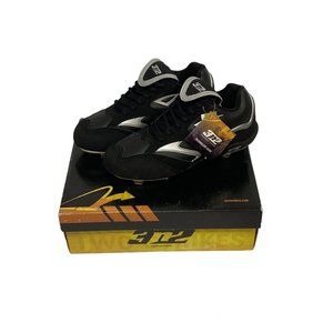 New 3N2 Showtime Low Baseball Softball Cleats Black Size 8.5